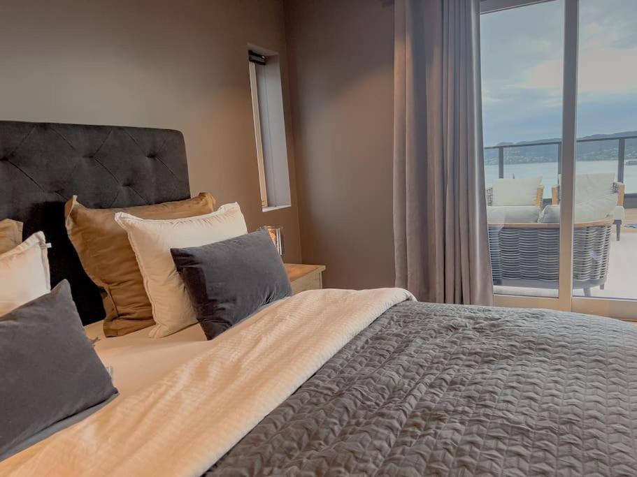 Appartement Sjoutsikt, Jacuzzi Og Solfylt *