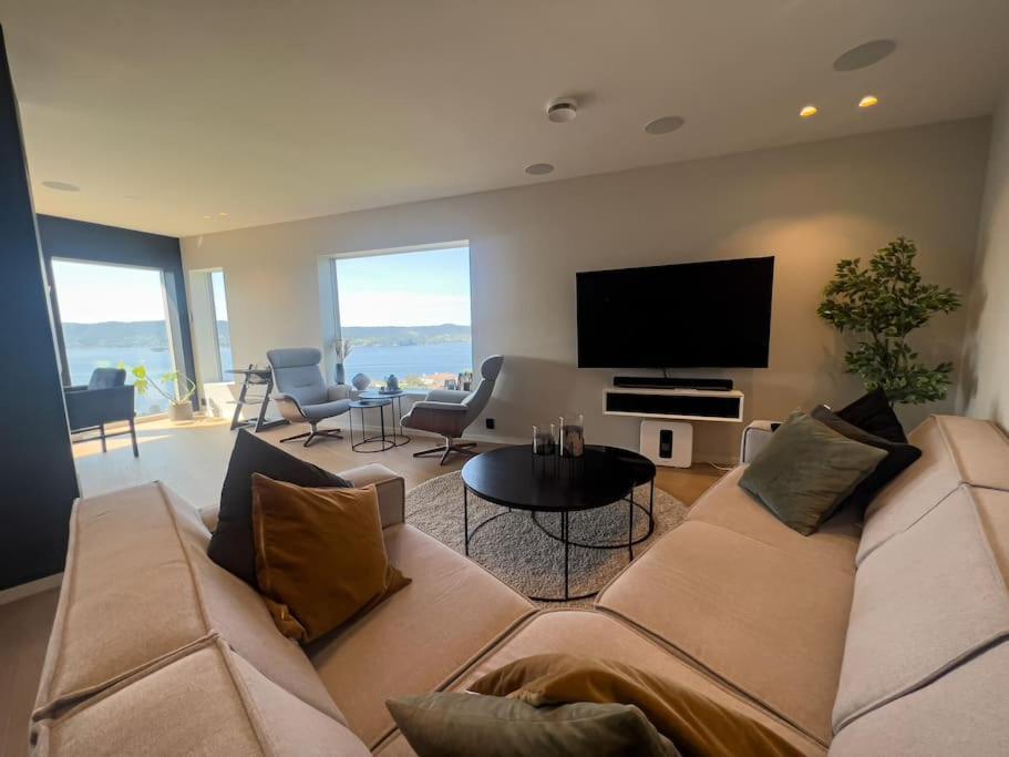 Appartement Sjoutsikt, Jacuzzi Og Solfylt
