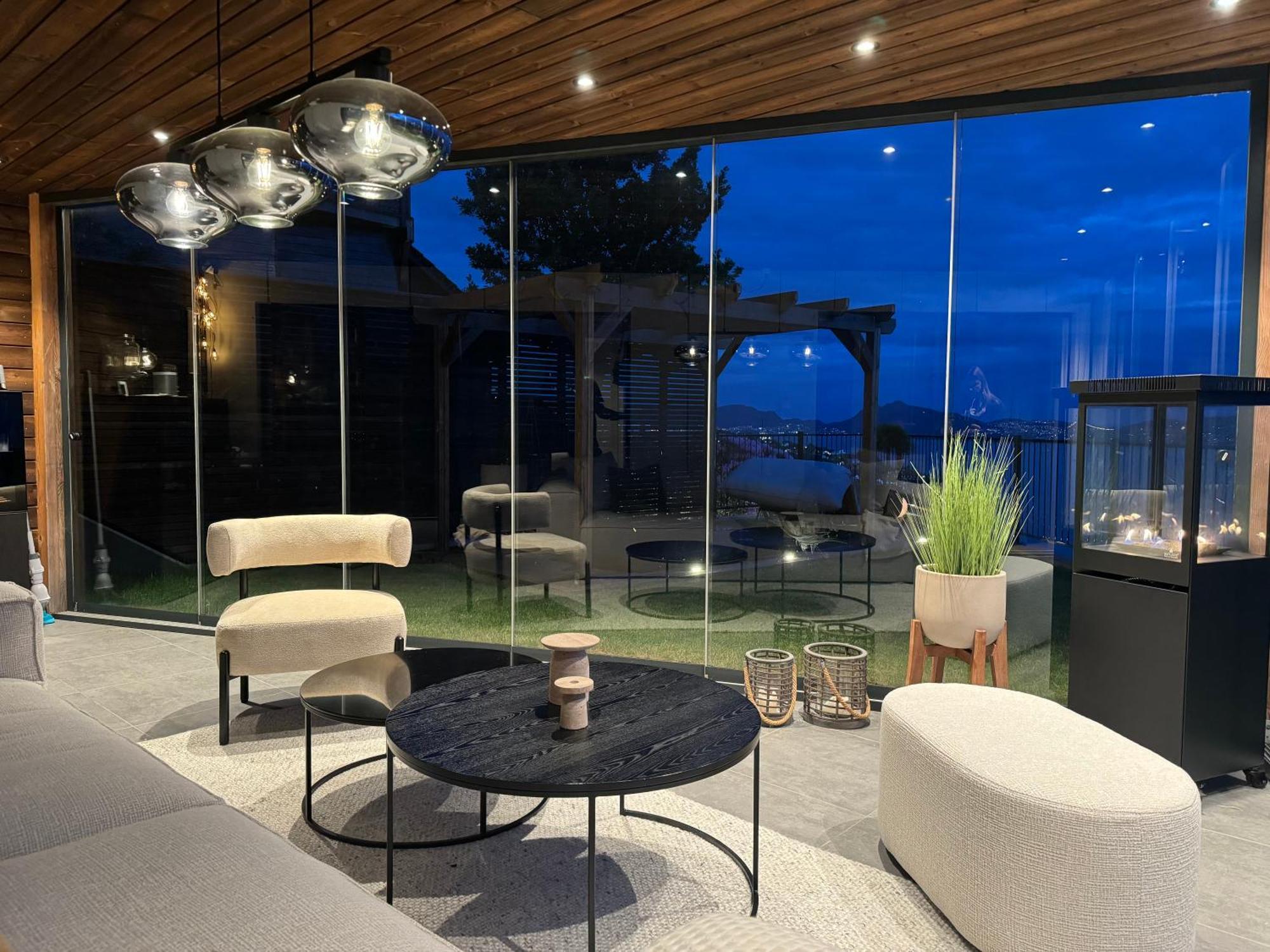 Appartement Sjoutsikt, Jacuzzi Og Solfylt *