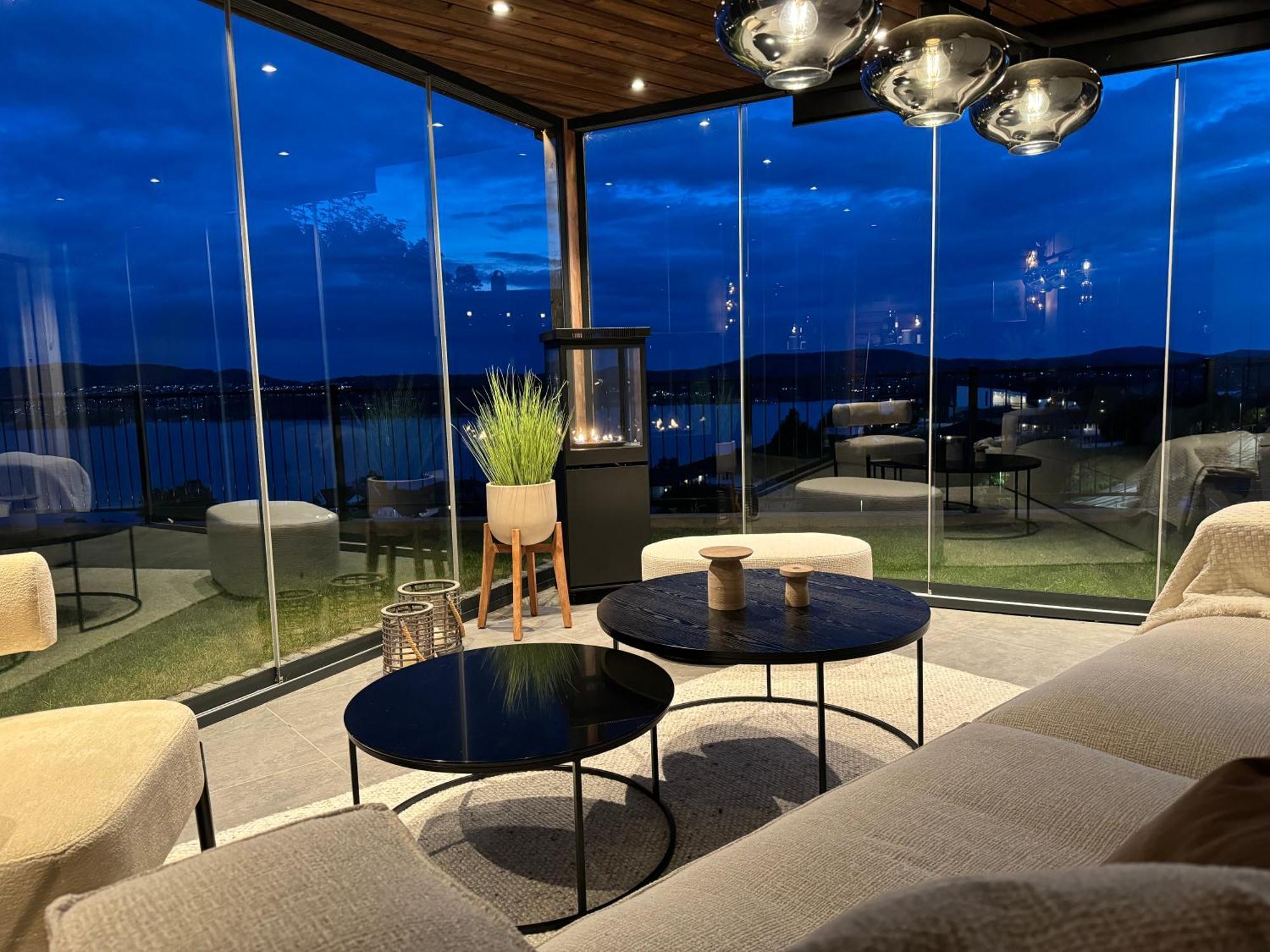 Sjoutsikt, Jacuzzi Og Solfylt Appartement